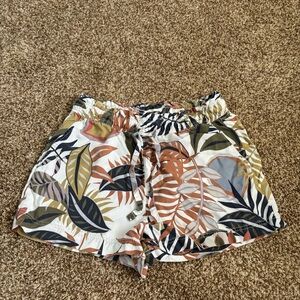 C&C California || Tropical Print Lyocell Pull On Shorts Size L
